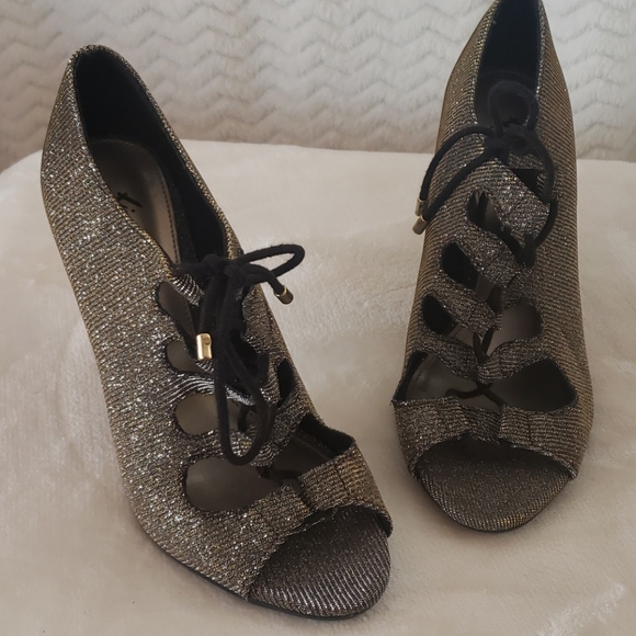 Fioni nights Shoes - Fioni nights open toe gold/silver lace up shoes